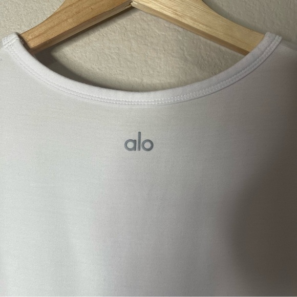 Alo White Cover Tank Size Medium - Picture 6 of 7